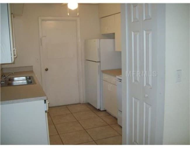 Building Photo - 649 David St