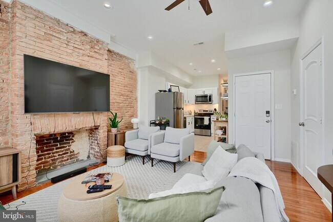 Foto del edificio - 1719 Guilford Ave