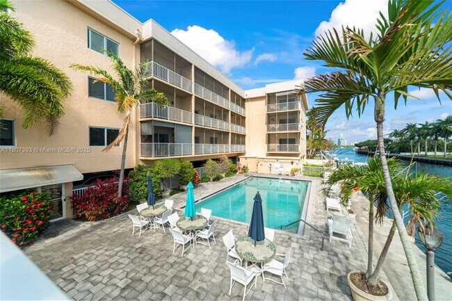 Foto del edificio - 2640 NE 135th St