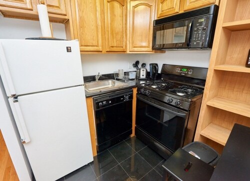 Foto del edificio - 232 E 10th St