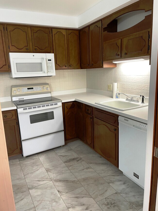 Foto del edificio - 1419 N Forest Rd