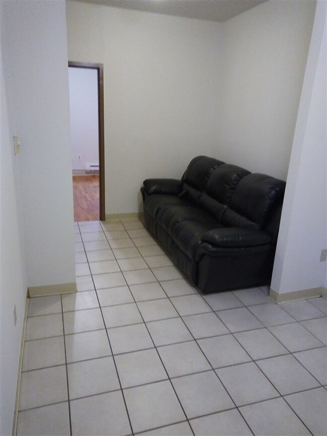 Foto del edificio - 1409 Grand St