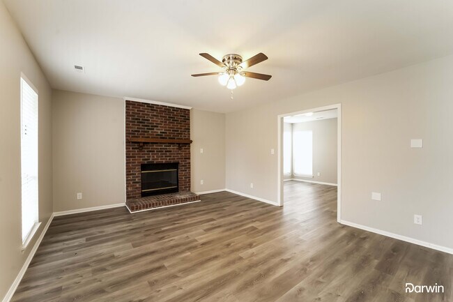 Foto del edificio - 2412 Katherine Kiker Rd, Charlotte, NC 28213