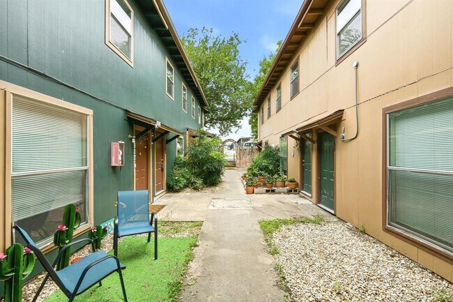 Foto del edificio - 2319 Greenfield Pkwy