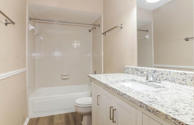 Building Photo - 4246 Hathaway Dr