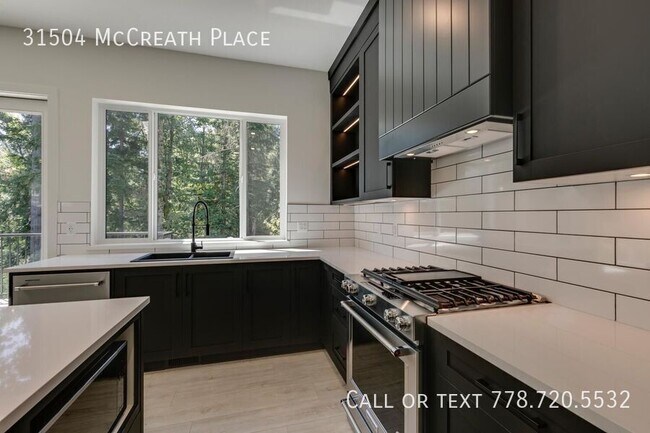 Photo du bâtiment - New Executive 5 Bedroom 4 Bathroom Home