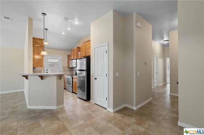 Building Photo - 523 Paseo del Plata Dr