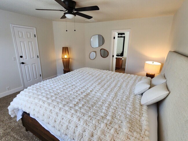 Foto del edificio - 4519 Woodspring Glen Ln