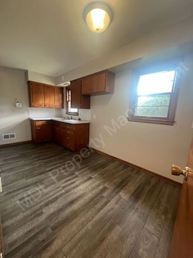 Foto del edificio - Come make this house your home!