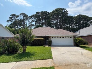 Building Photo - 3848 Mesa Rd