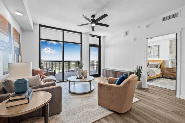 Building Photo - 221 Main St N