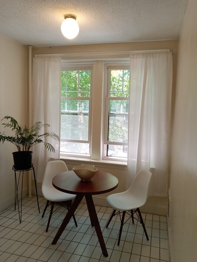 Foto del edificio - 114 Strathmore Rd