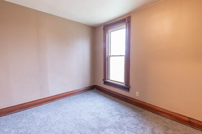 Foto del edificio - 138 N Madison Rd