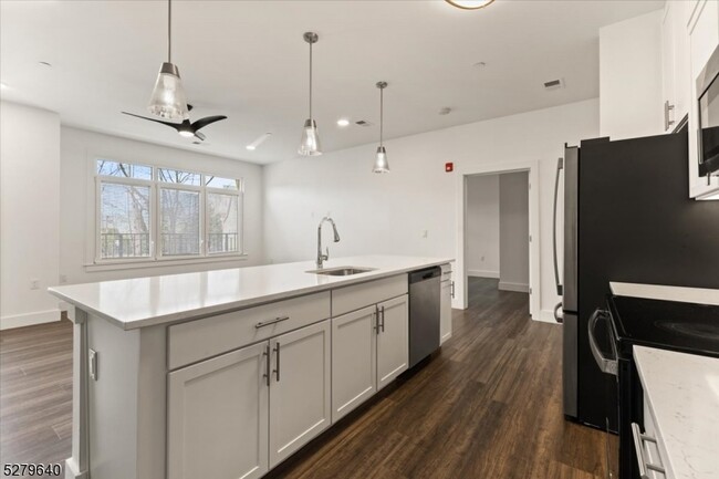 Foto del edificio - 450 Springfield Ave