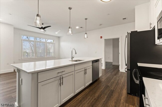 Foto del edificio - 450 Springfield Ave