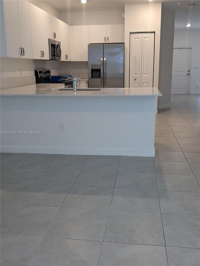 Foto del edificio - 235 SW 159th Ter