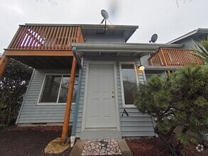 Building Photo - 2551 SW Pickford St