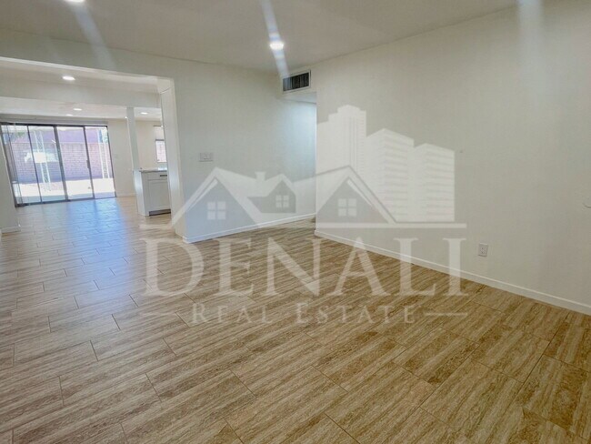 Foto del edificio - 2401 E Meadowbrook Ave