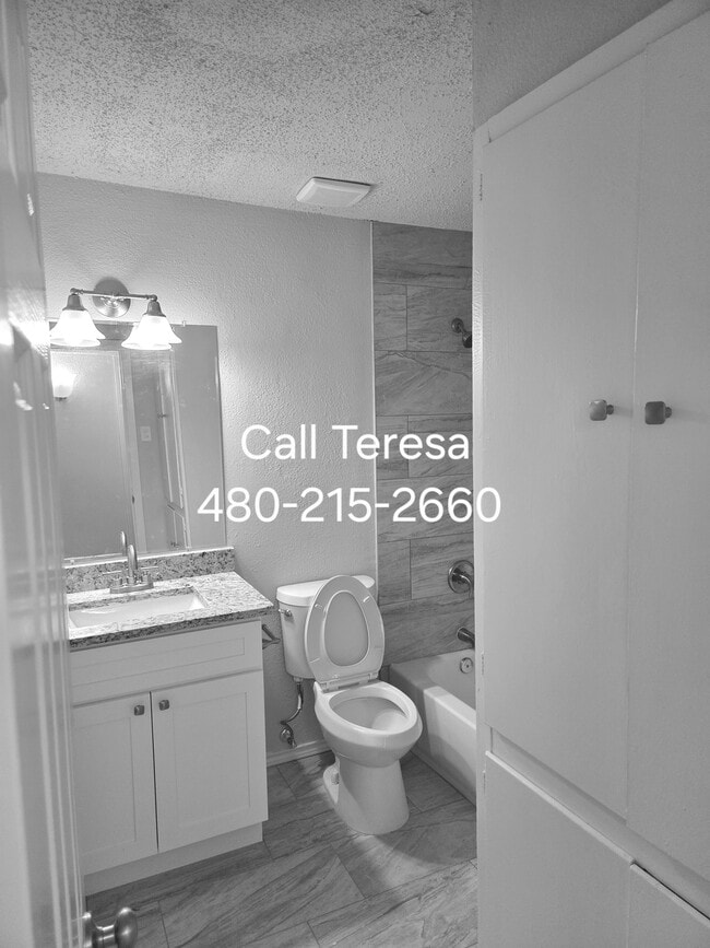 Foto del edificio - 4325 Chestnut Dr