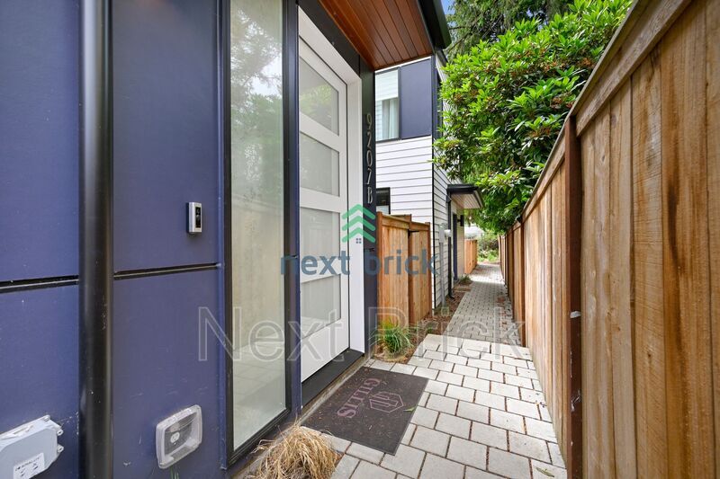 Foto principal - 9207 1st Ave NW