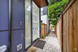 Building Photo - 9207 1st Ave NW