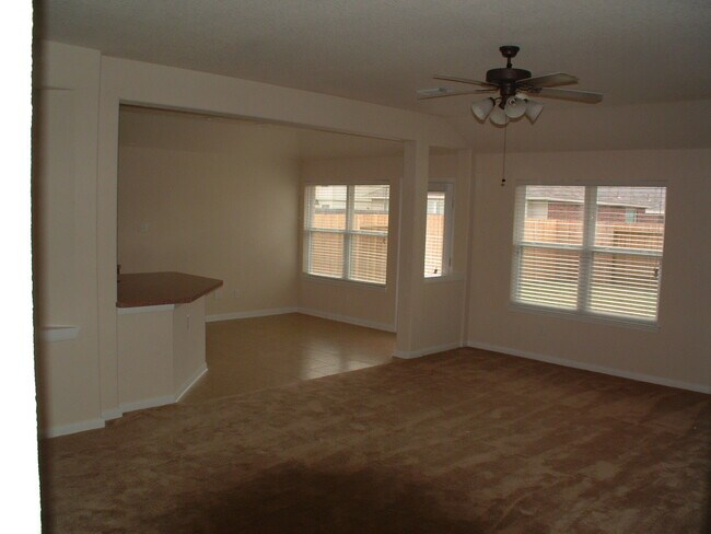 Building Photo - Cypress Mill Park - 3/2/2 - 2064/sqft - On...