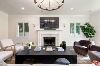 Building Photo - 1154 N Wetherly Dr