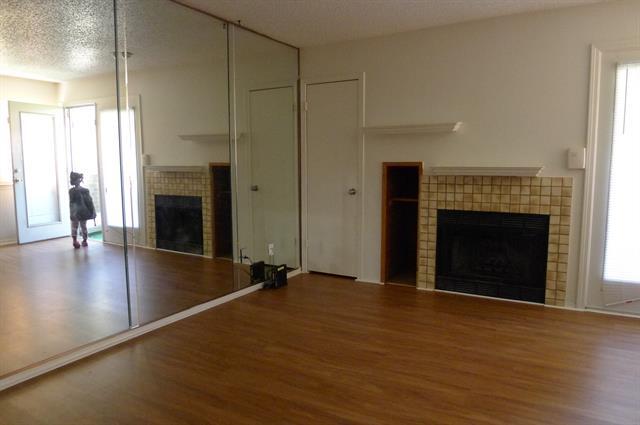 Foto del edificio - 9835 Walnut St