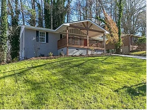 Building Photo - 2243 Baywood Dr SE