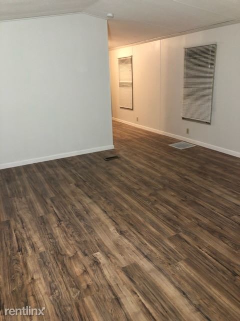 Primary Photo - 3 br, 1.5 bath House - 1427 spring garden rd