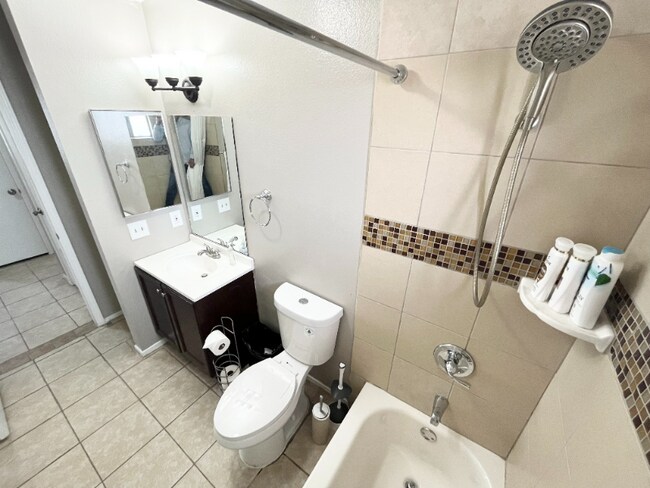 Foto del edificio - 429 Longtree Ave