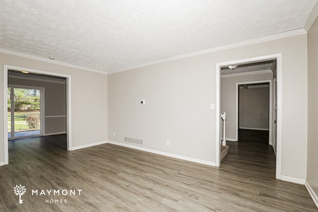 Building Photo - 801 N Peterman Rd