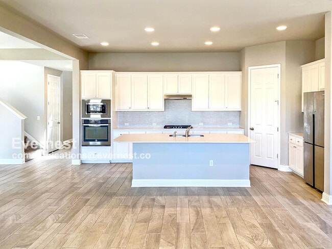 Building Photo - 8800 Jodie Ln