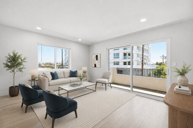21 - Sala de estar - 3750-3752 Glendon Ave
