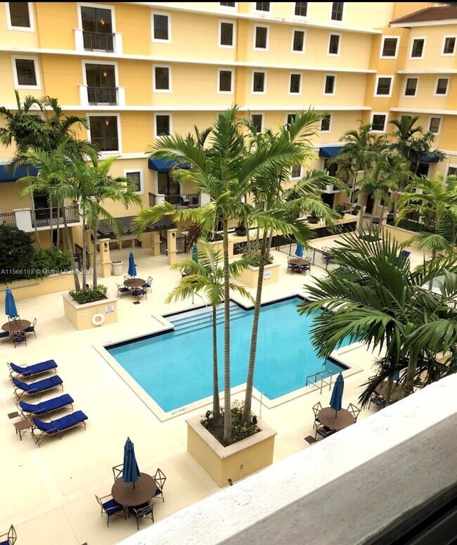 Foto del edificio - 8390 SW 72nd Ave