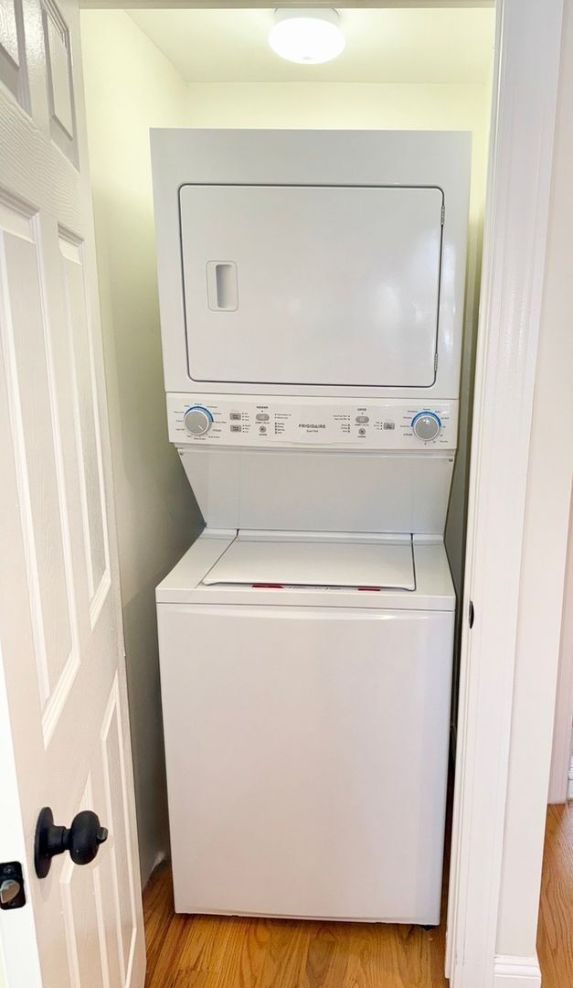 Foto del edificio - 48A E Pembroke Rd