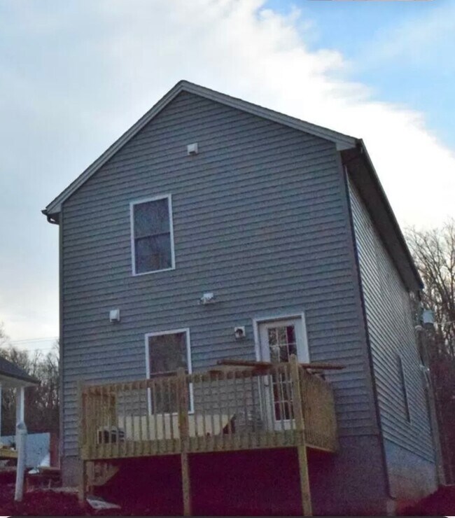 Building Photo - 843 Old Forest Rd