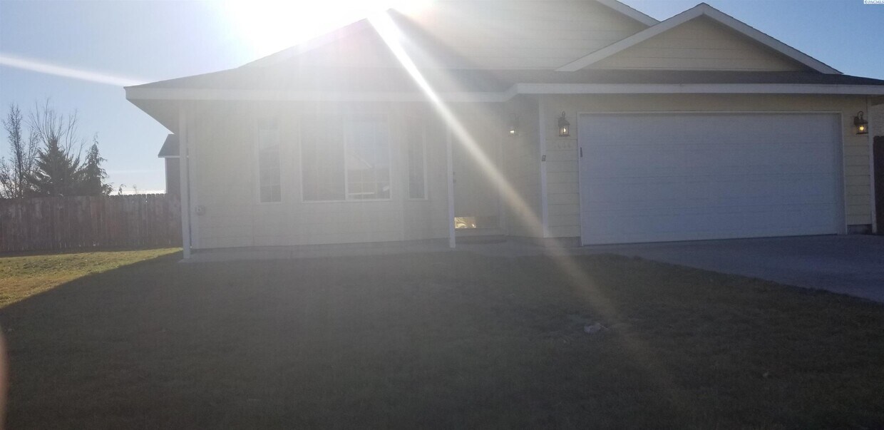 8404 Studebaker Dr, Pasco, WA 99301 House for Rent in Pasco, WA