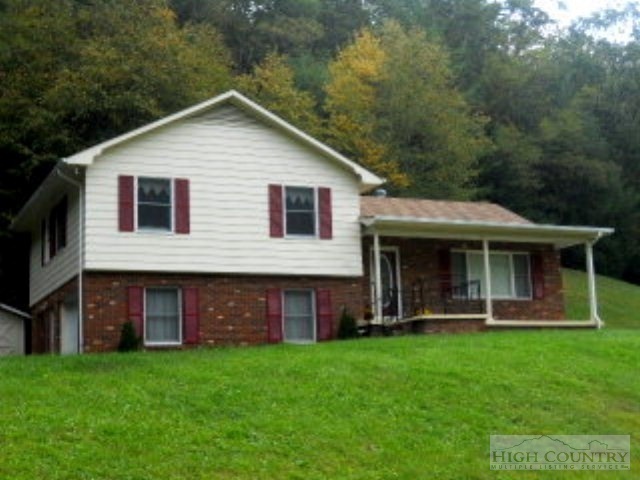 Foto principal - 3/2.5 Spacious Split Level in Lansing