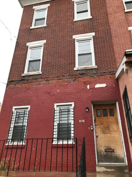Building Photo - 616 N 33rd St