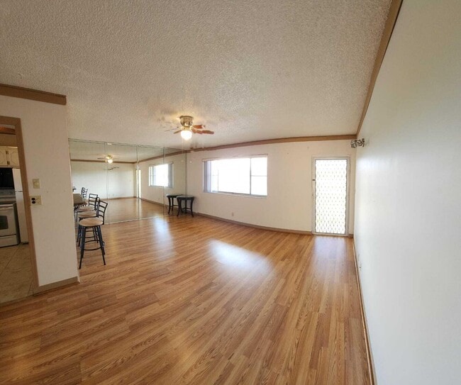 Building Photo - 700 Village Green Ct