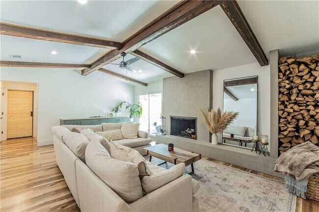 Foto del edificio - 5702 Whitebrook Dr