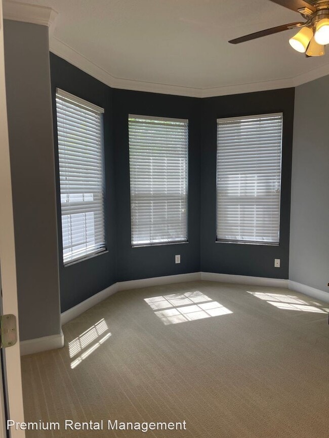 Building Photo - 4 br, 3 bath House - 1924 Amaryllis Circle...