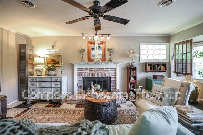 Foto del edificio - 1125 Timbergrove Dr