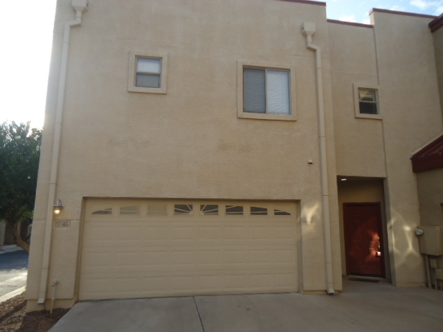 Primary Photo - Welcome to the gated community of Val Vist...