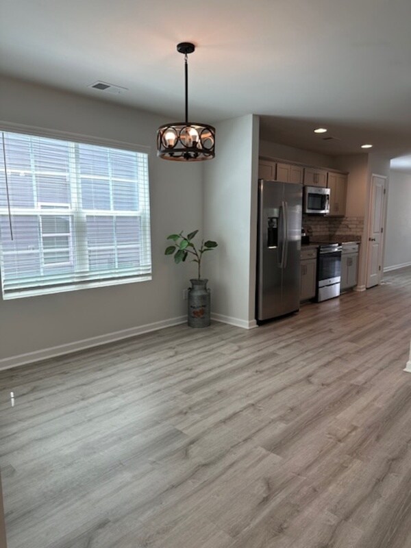 Foto del edificio - 259 Windfall Rd