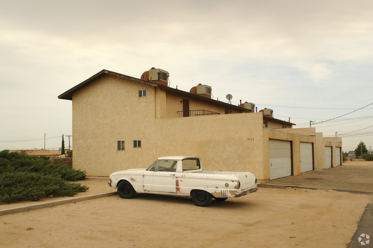 Foto del edificio - 15746 Sequoia Ave
