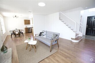 Building Photo - 1305 Green Terrace Dr