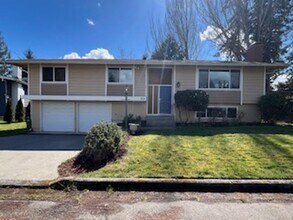 Building Photo - 2111 N 188th St
