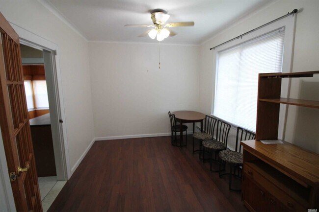 Building Photo - 393 Beech St